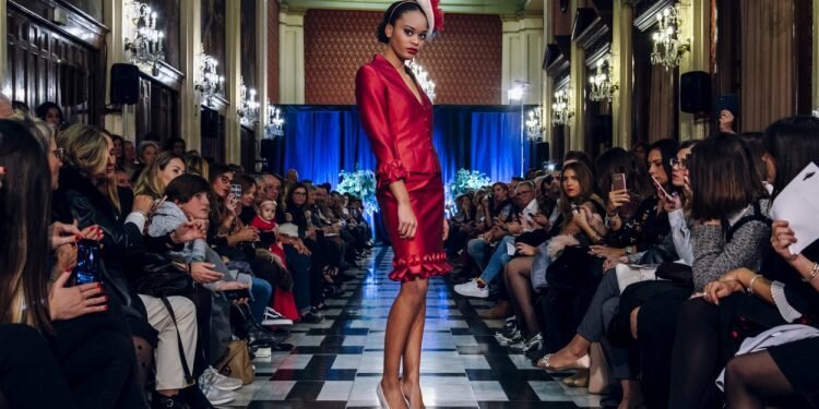 Desfile Dolores / Dolores Girl III Semana de la Costura del Gremio Artesano de Sastres y Modistas Comunitat Valenciana