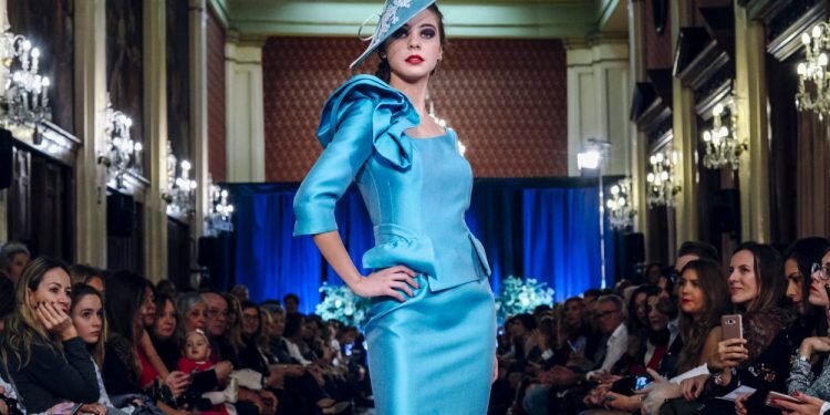 Desfile Dolores / Dolores Girl III Semana de la Costura del Gremio Artesano de Sastres y Modistas Comunitat Valenciana