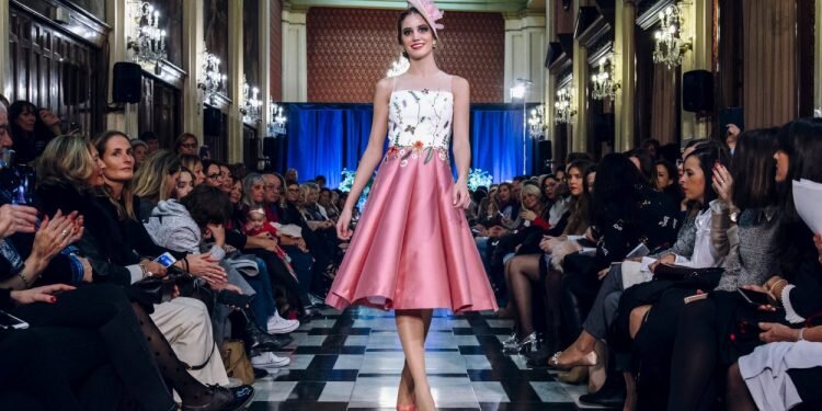 Desfile Dolores / Dolores Girl III Semana de la Costura del Gremio Artesano de Sastres y Modistas Comunitat Valenciana