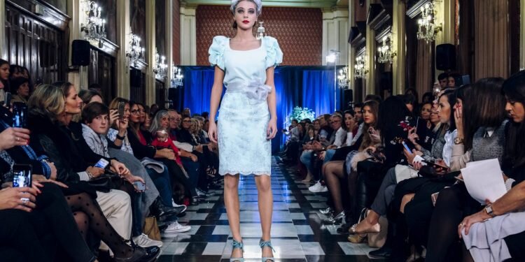 Desfile Dolores / Dolores Girl III Semana de la Costura del Gremio Artesano de Sastres y Modistas Comunitat Valenciana