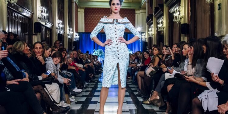 Desfile Dolores / Dolores Girl III Semana de la Costura del Gremio Artesano de Sastres y Modistas Comunitat Valenciana