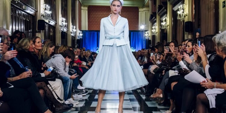 Desfile Dolores / Dolores Girl III Semana de la Costura del Gremio Artesano de Sastres y Modistas Comunitat Valenciana