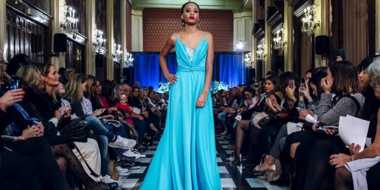 Desfile Dolores / Dolores Girl III Semana de la Costura del Gremio Artesano de Sastres y Modistas Comunitat Valenciana