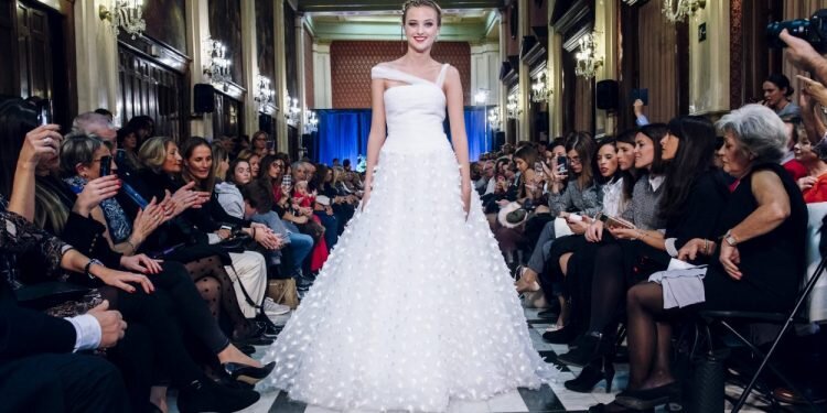 Desfile Dolores / Dolores Girl III Semana de la Costura del Gremio Artesano de Sastres y Modistas Comunitat Valenciana