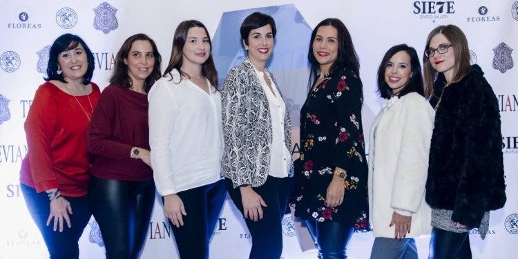 Desfile Dolores / Dolores Girl III Semana de la Costura del Gremio Artesano de Sastres y Modistas Comunitat Valenciana