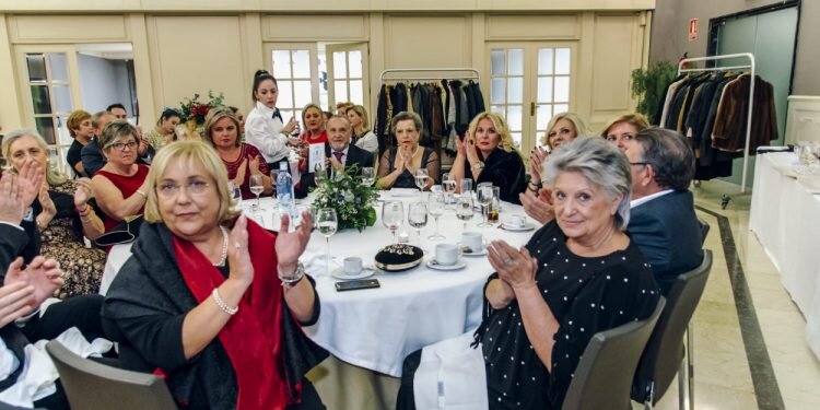 Premio Aguja Brillante, para al emblemático modista valenciano Luis Rocamora