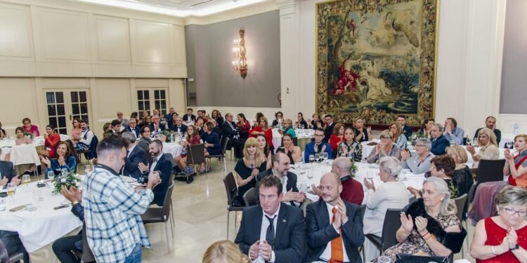 Premio Aguja Brillante, para al emblemático modista valenciano Luis Rocamora