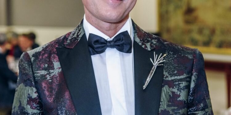 Premio Aguja Brillante, para al emblemático modista valenciano Luis Rocamora