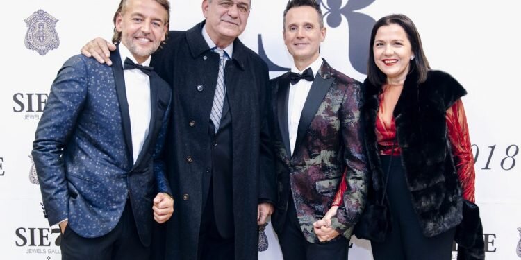 Premio Aguja Brillante, para al emblemático modista valenciano Luis Rocamora