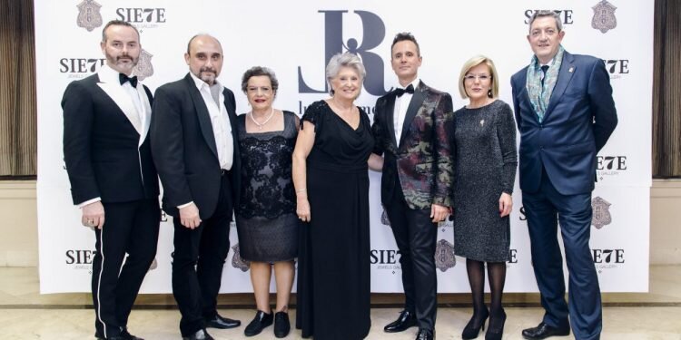 Premio Aguja Brillante, para al emblemático modista valenciano Luis Rocamora