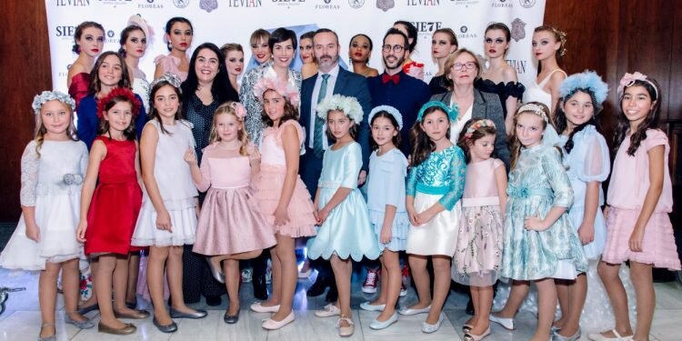 Desfile Dolores / Dolores Girl III Semana de la Costura del Gremio Artesano de Sastres y Modistas Comunitat Valenciana