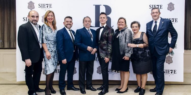 Premio Aguja Brillante, para al emblemático modista valenciano Luis Rocamora