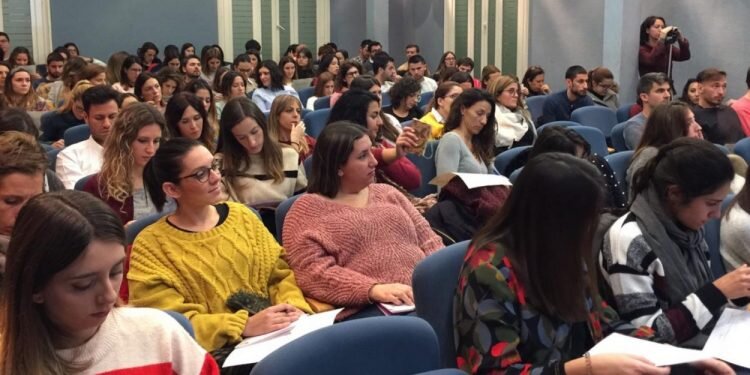 La gestión económica y el informe PISA a debate en el CEU