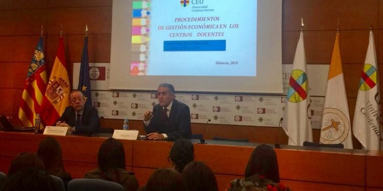 La gestión económica y el informe PISA a debate en el CEU