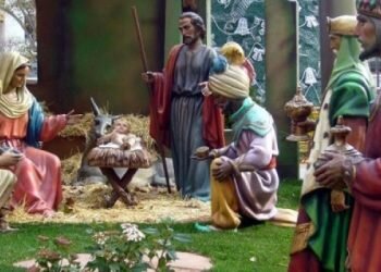 El Belén municipal ya se exhibe en el salón de cristal con más de 300 figuras en 40 metros cuadrados