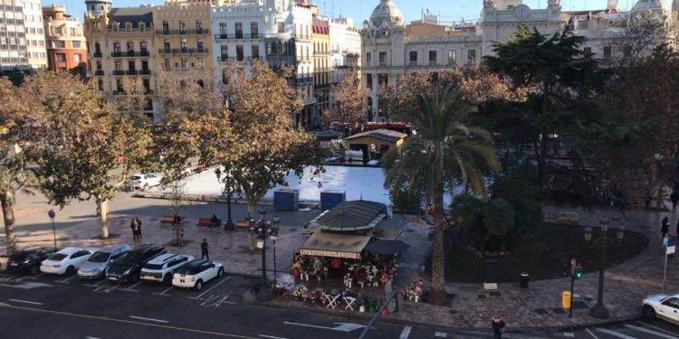 40.000 personas han disfrutado de la pista de hielo de la plaza del Ayuntamiento esta Navidad