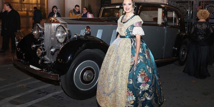 Galería de fotos de la exaltación de la Fallera Mayor de Valencia