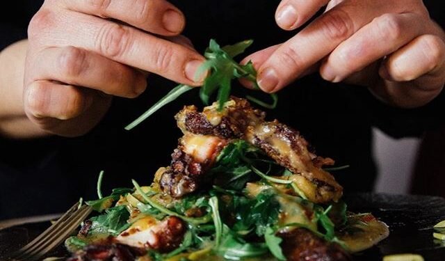 ¡Hola! We are PULPO. Hablamos mediterráneo