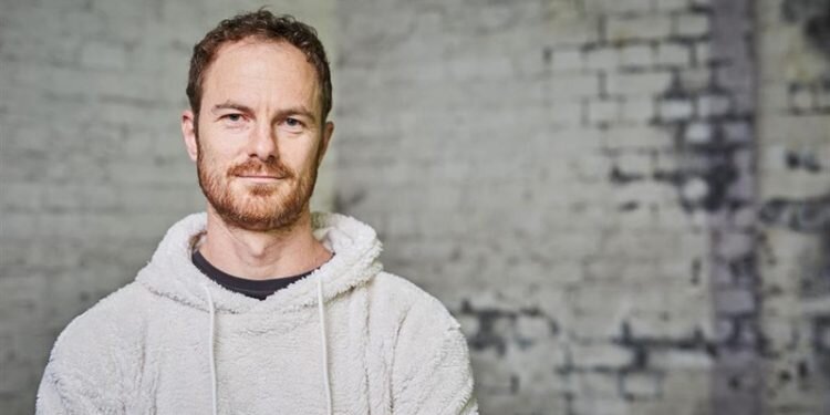 Boris Charmatz y 20 bailarines llenan de danza el IVAM con creaciones de Michael Jackson o Sanja Ivekovic