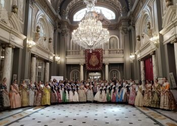 Las Falleras Mayores se suman a la recepción a las falleras internacionales de la UPV