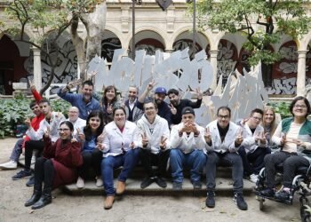 El Centre del Carme abre la puerta a los “campeones” del arte fallero