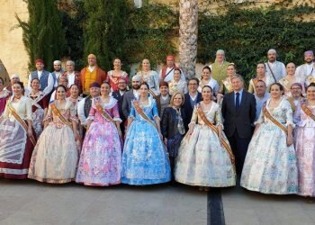 La Junta Local Fallera de Xátiva visita Valencia en la recepción fallera