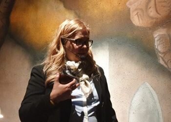 La Dra. Ana Mafé explica la Pascua judía y sus relaciones con el Santo Cáliz acompañada por numerosos asistentes