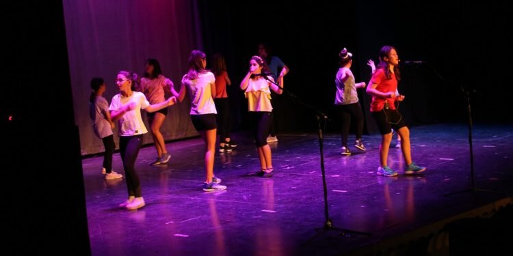 Cheste celebra la cuarta edición de las Jornadas Intergeneracionales