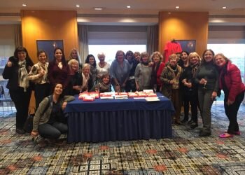 Medio centenar de mujeres participan en la Carrera de la Mujer de la mano de Rotary Club Valencia