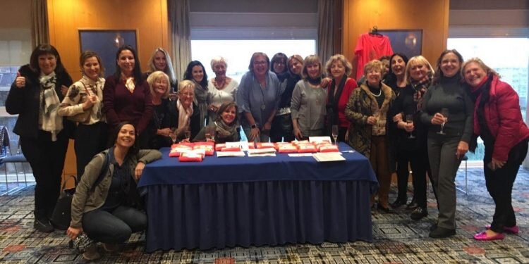 Medio centenar de mujeres participan en la Carrera de la Mujer de la mano de Rotary Club Valencia