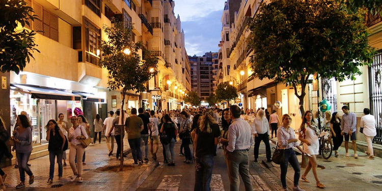 Grecotex y Valencia Shopening Night Caixa Popular renuevan su acuerdo de colaboración