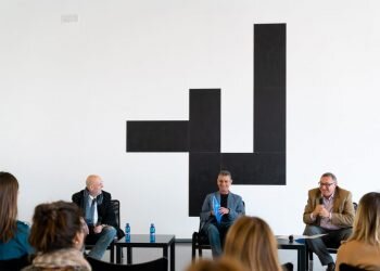 La Base se transforma en una alegoría a la catedral con la nueva exposición de Sanleón