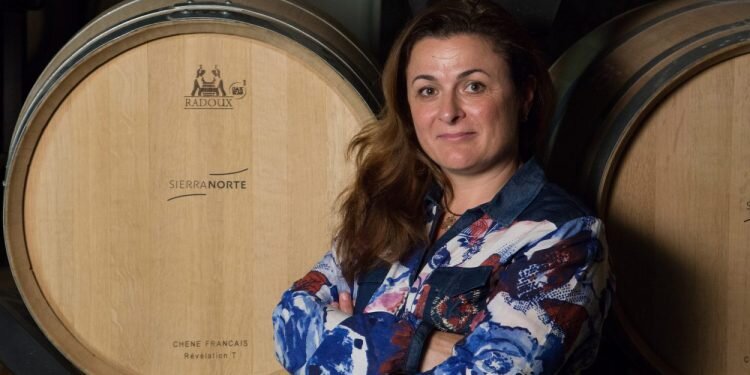 Mapi Domingo, de bodega Sierra Norte, nombrada enóloga del año de la comunitat valenciana por la asociación valenciana de enólogos