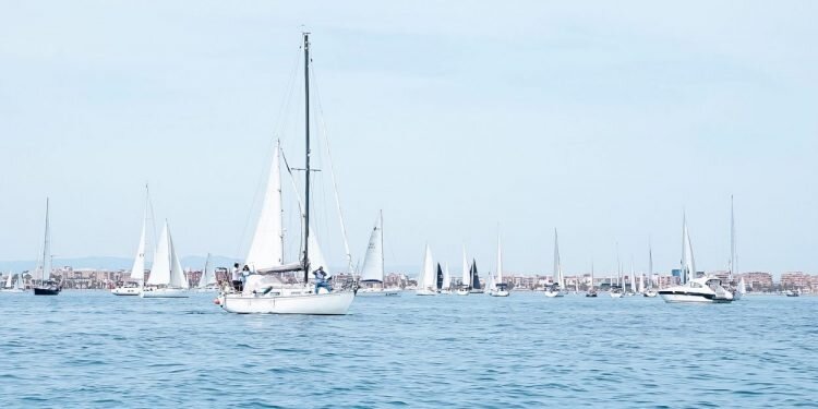 Marina València Week reúne a más de 200 embarcaciones en una jornada histórica de pasión por la náutica