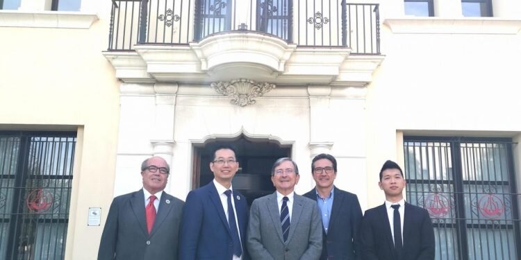 Empresarios de la provincia china de Fujian visitan Valenciaport
