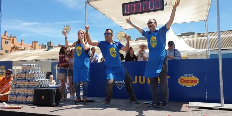 El equipo TEAM BOMBA, ganador de la 3ª liga de paellas DACSA