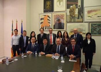 Calabuig se reúne con una delegación de la provincia china de Shandong para explorar vías de colaboración educativa y tecnológica