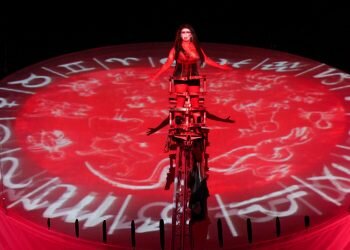 La Fura lleva su «Carmina Burana» al Olympia