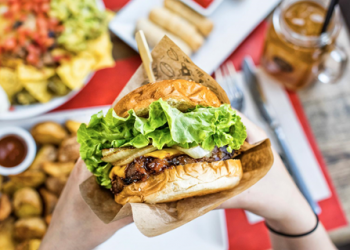 GOIKO GRILL celebra su cuarto local en Valencia con la torrá, una burguer local con mermelada de naranja de la región 