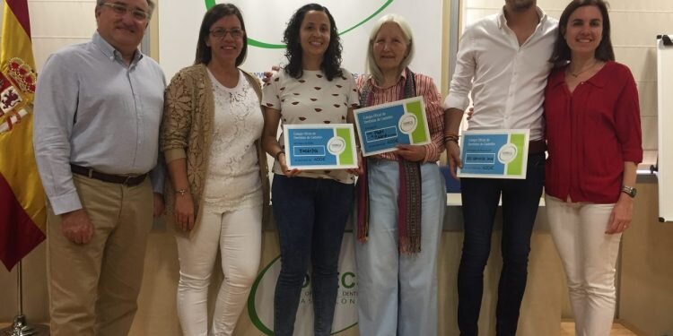 El CODECS entrega 1.200 euros de los actos de Santa Apolonia para respaldar proyectos sociales