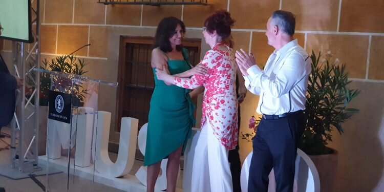 Éxito de la diseñadora valenciana Amparo Chordá en el desfile auspiciado por el programa UNESCO Ruta de la Seda