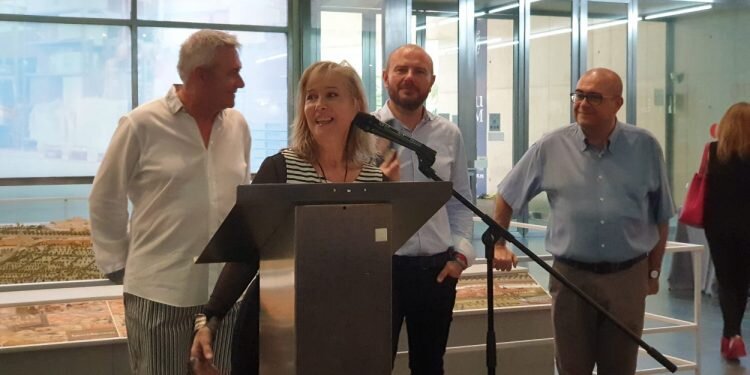 La Dra. María Gómez presenta en el MuVIM una nueva forma de reflexionar con el arte en mayúsculas