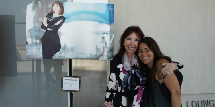 Amparo Chordá visita presentación exposición fotográfica proyecto ELLA AENA- Aeropuerto de Valencia