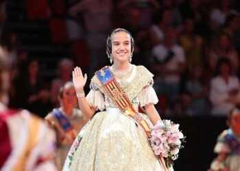 Los nervios y la emoción de las candidatas mayores invadieron la Fonteta
