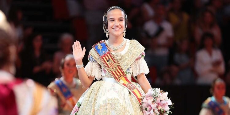 Los nervios y la emoción de las candidatas mayores invadieron la Fonteta