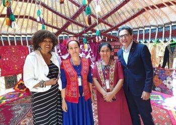 José María Chiquillo, participa en el «Primer Festival Internacional de Artesanía que se celebra en la Ciudad de Kokand»