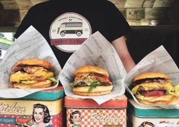 Valencia busca la mejor hamburguesa de España en la segunda edición de ‘The Champions Burger’ en el cauce del Turia