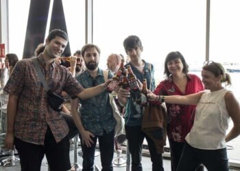 Amstel lanza una edición especial para reconocer a los barrios de València 