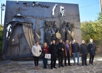 Inauguración de la primera escultura del Camino del Santo Grial en Barracas