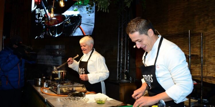 Del Tros al Plat ofrece cocina en vivo con producto local en la Fiesta de la Manzana Esperiega de Ademuz